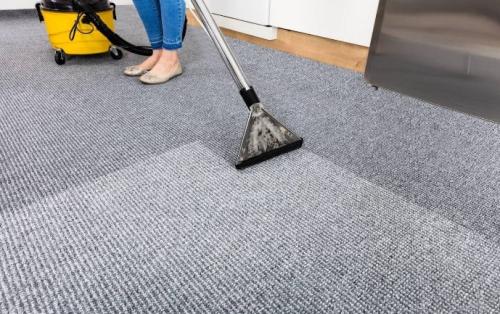 杂物多的地毯怎么处理